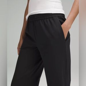 Lululemon-Womens Straight Leg Mid-Rise Pant ‘Luxtreme’ in NAVY